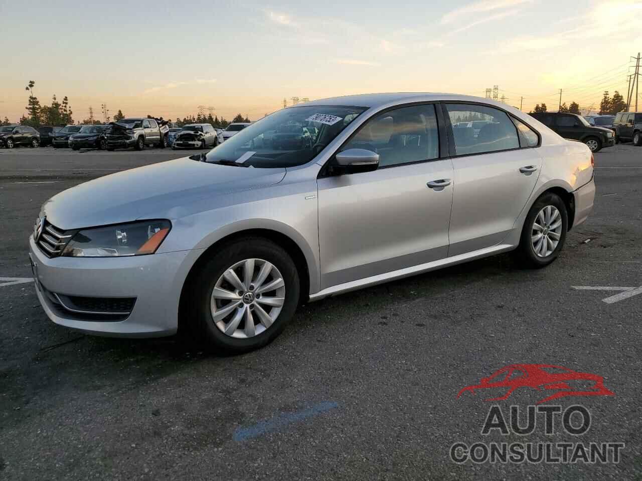VOLKSWAGEN PASSAT 2015 - 1VWAT7A35FC049986