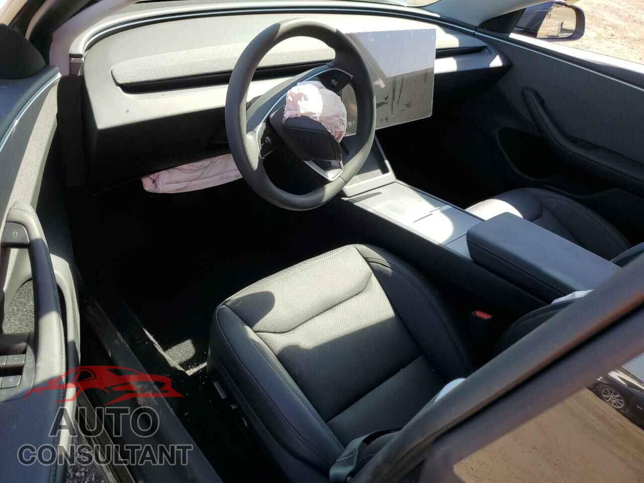 TESLA MODEL 3 2024 - 5YJ3E1EA4RF743197