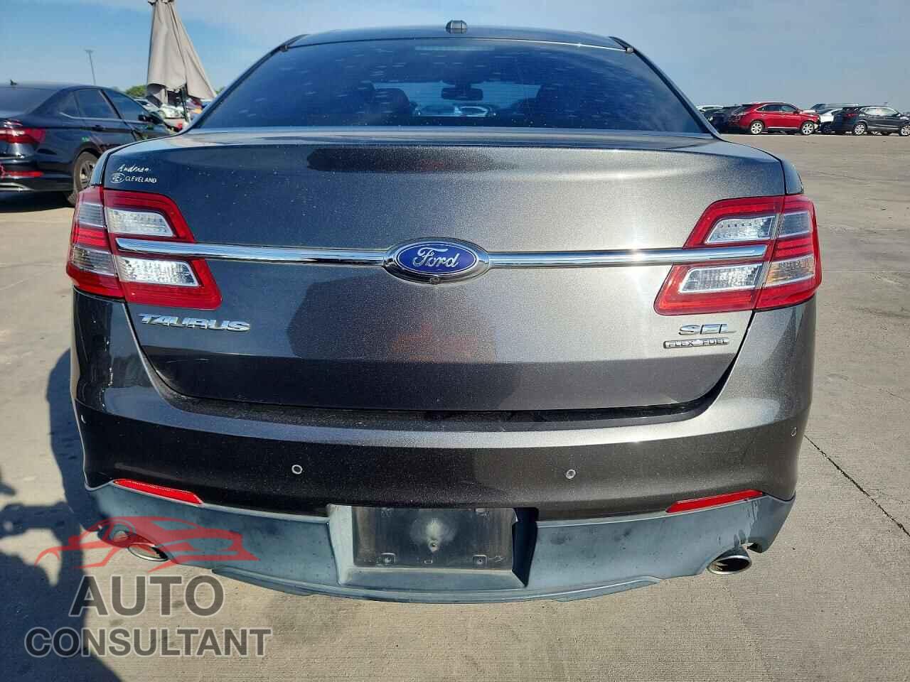 FORD TAURUS 2017 - 1FAHP2E81HG143038