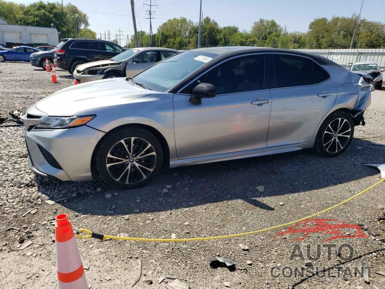 TOYOTA CAMRY 2018 - 4T1B11HKXJU056857