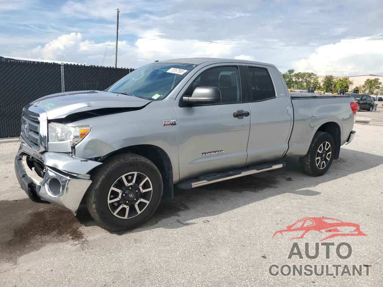 TOYOTA TUNDRA 2011 - 5TFRY5F18BX112102