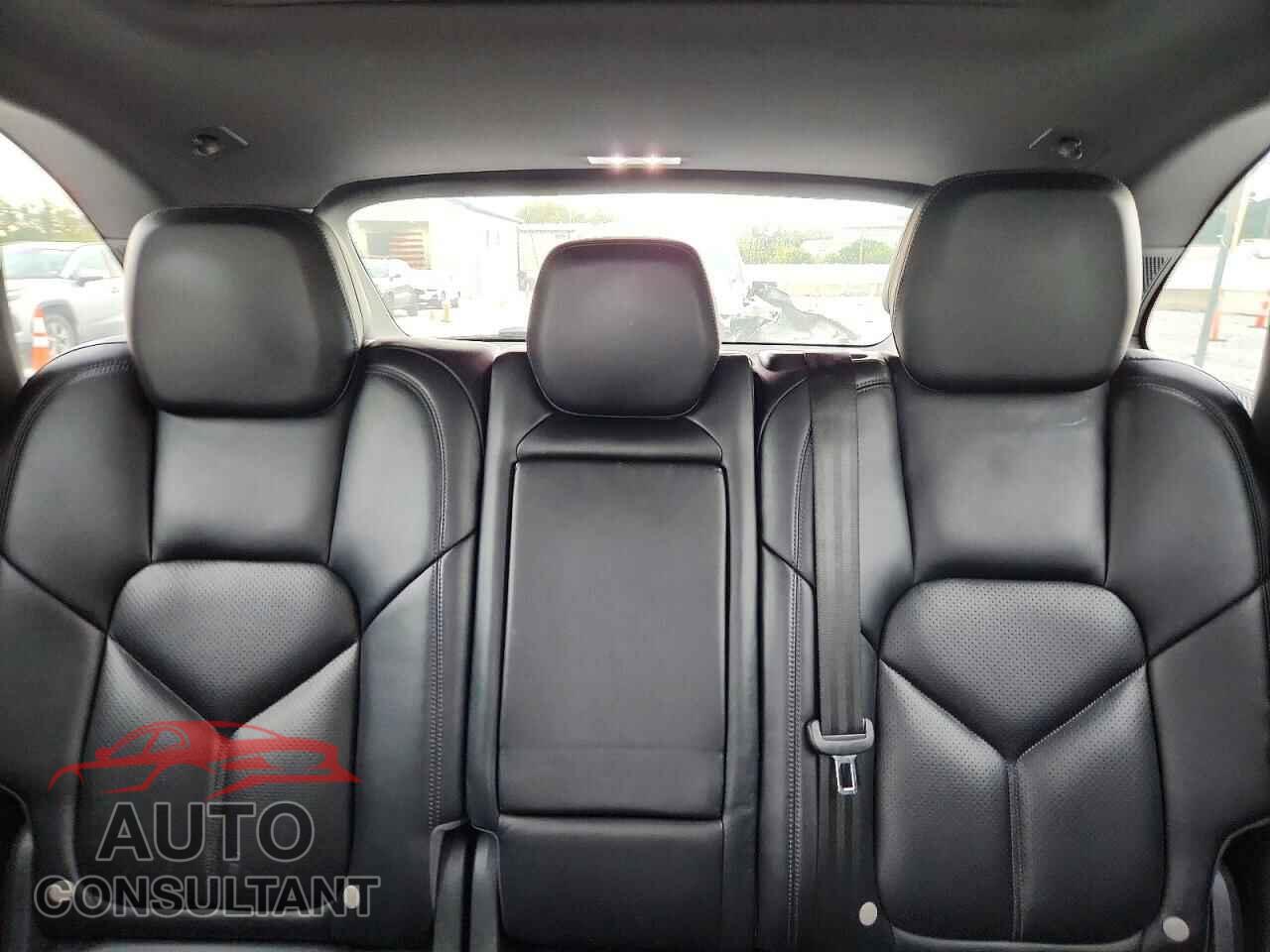 PORSCHE CAYENNE 2016 - WP1AB2A25GLA94409
