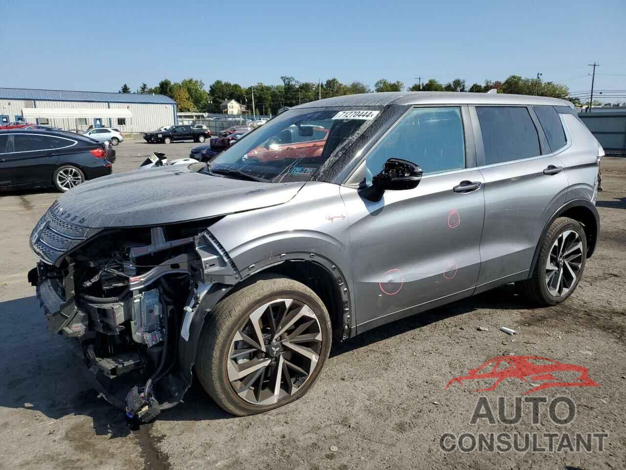 MITSUBISHI OUTLANDER 2023 - JA4J3UA81PZ013105