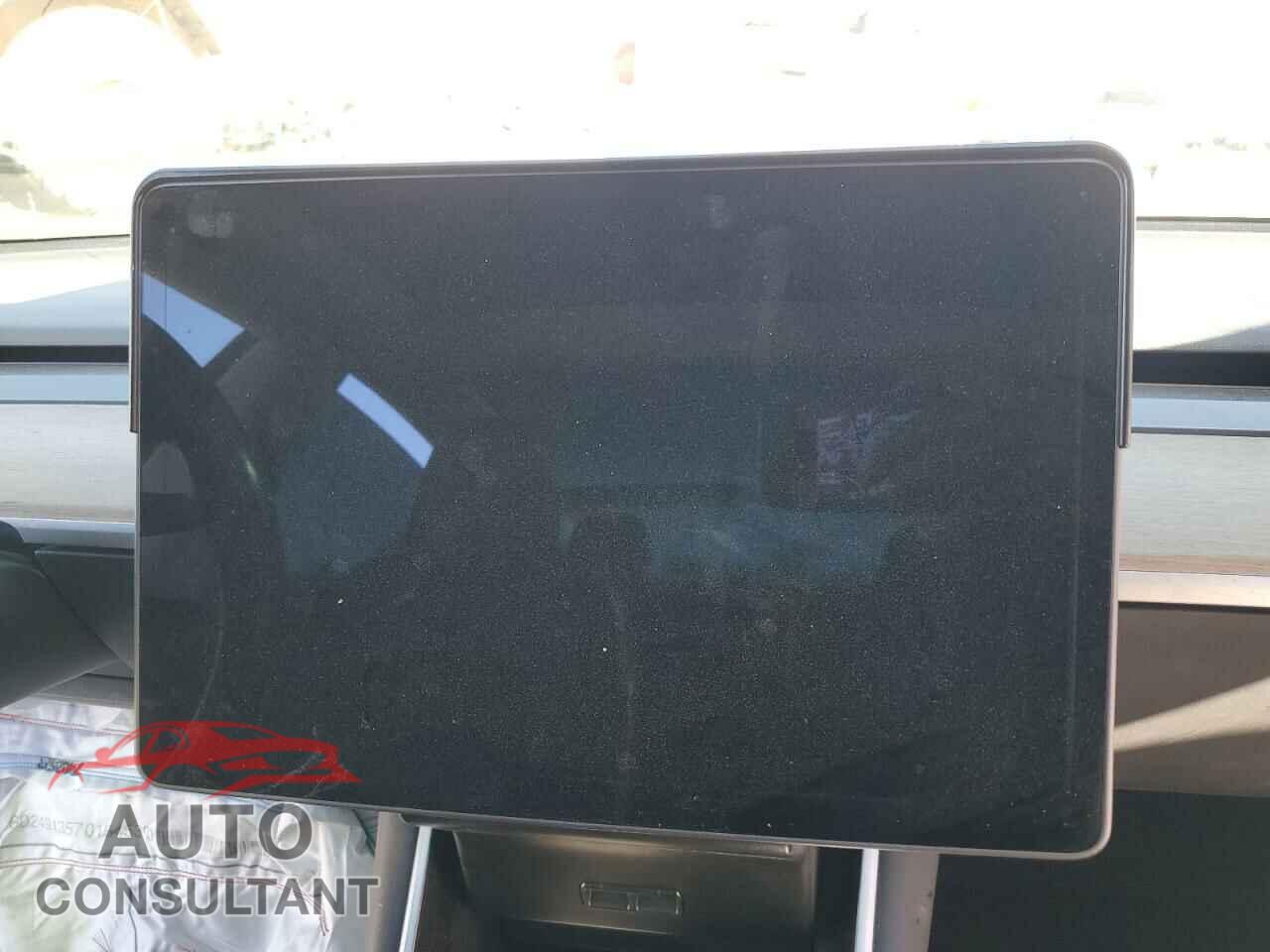 TESLA MODEL 3 2018 - 5YJ3E1EA8JF046328
