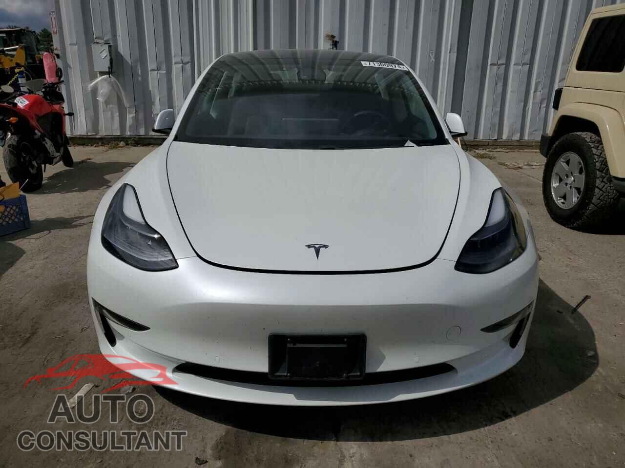 TESLA MODEL 3 2021 - 5YJ3E1EA5MF989085