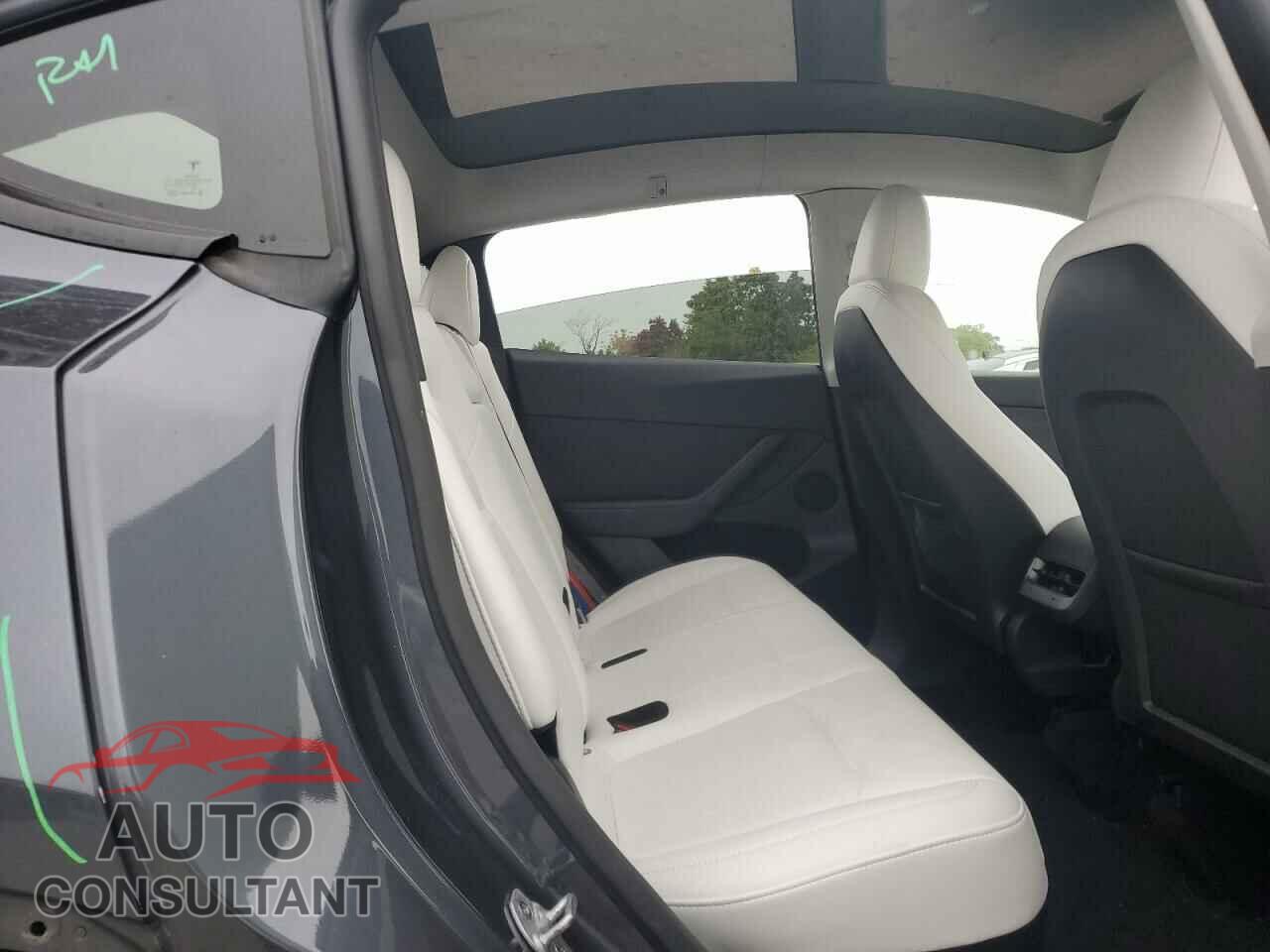 TESLA MODEL Y 2023 - 7SAYGDEE6PF835237