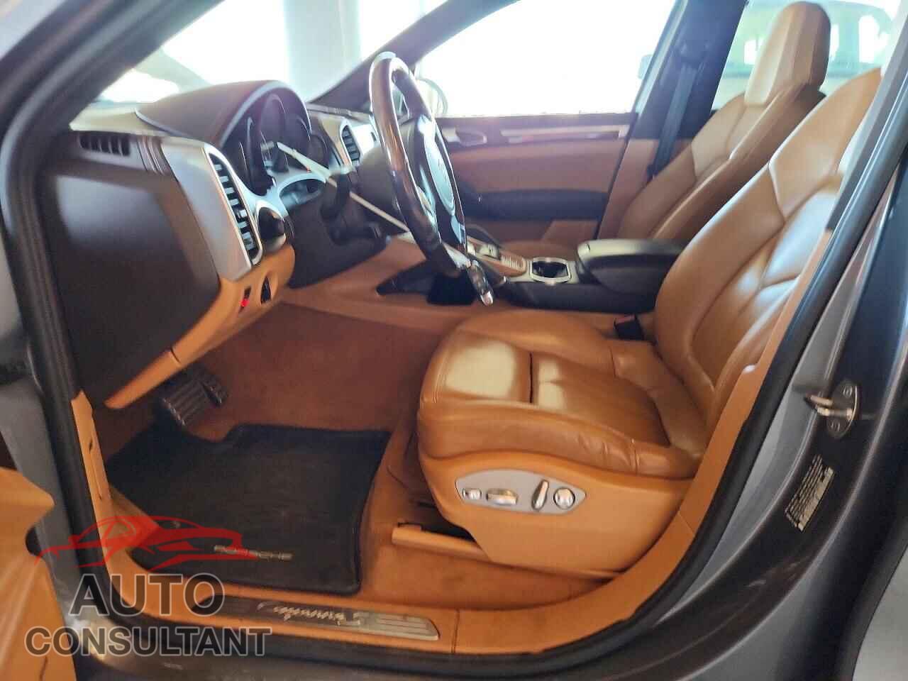 PORSCHE CAYENNE 2012 - WP1AB2A2XCLA40193