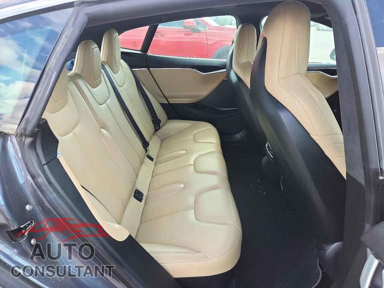TESLA MODEL S 2016 - 5YJSA1E10GF133480