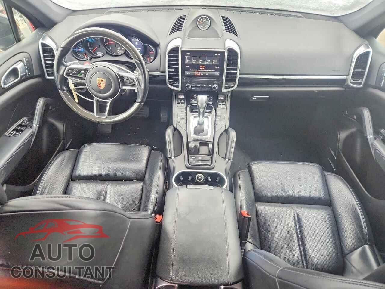 PORSCHE CAYENNE 2018 - WP1AA2A20JKA00971