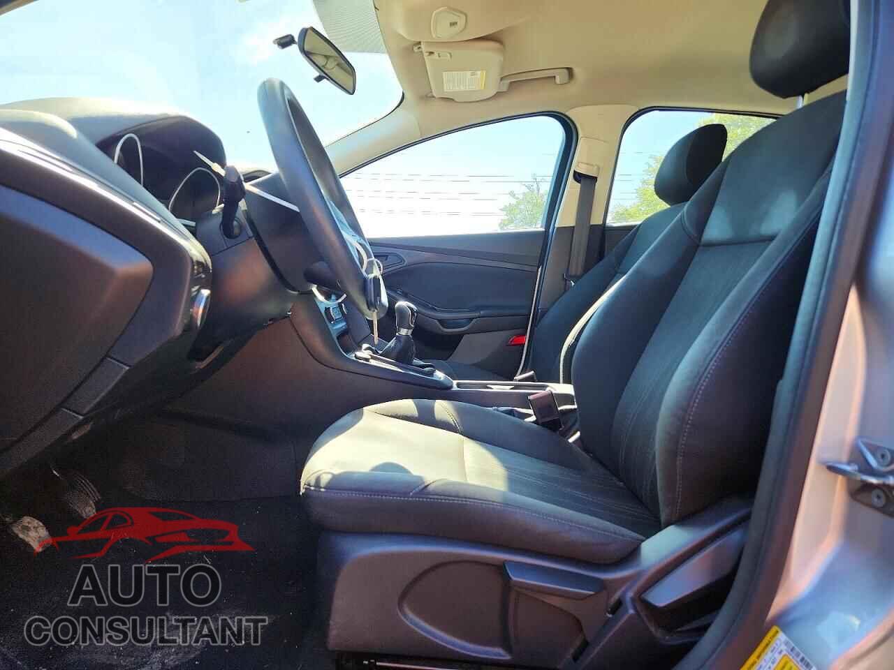 FORD FOCUS 2016 - 1FADP3E23GL201589