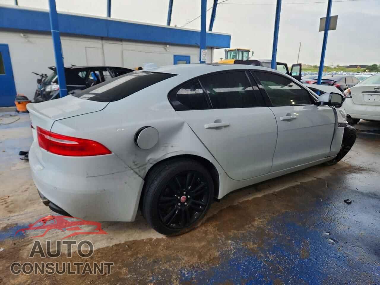 JAGUAR XE 2018 - SAJAE4FX7JCP26392
