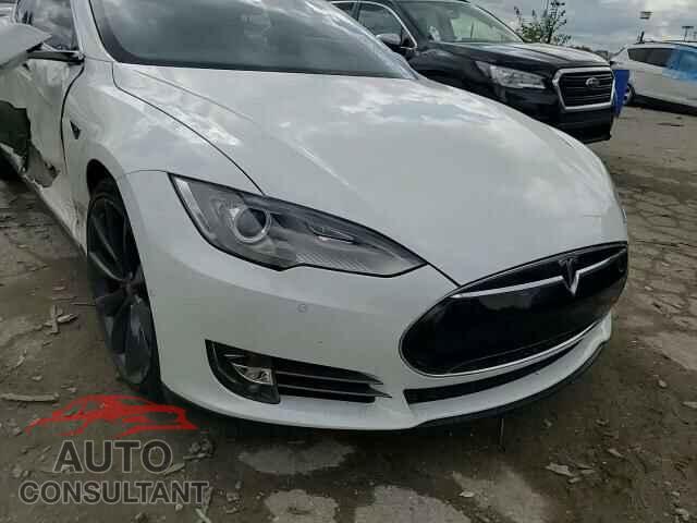 TESLA MODEL S 2015 - 5YJSA1E45FF106123