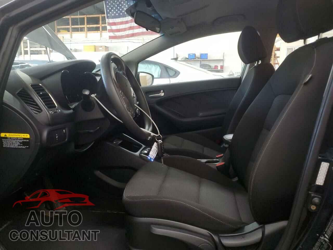 KIA FORTE 2018 - KNAFK5A89J5772701