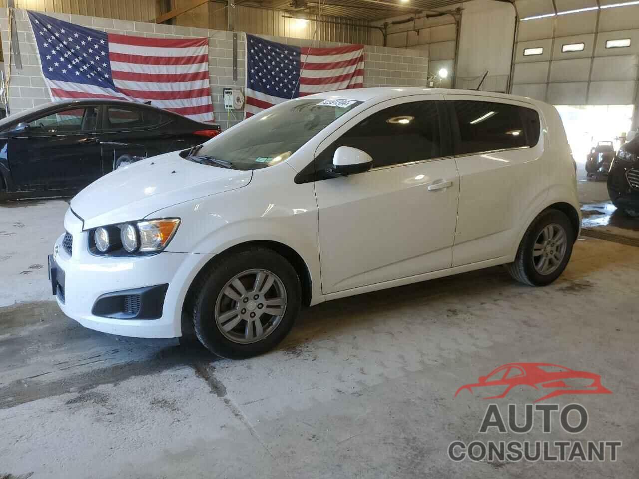 CHEVROLET SONIC 2015 - 1G1JC6SH8F4158064