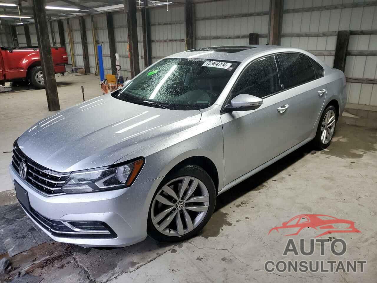 VOLKSWAGEN PASSAT 2019 - 1VWLA7A38KC013556