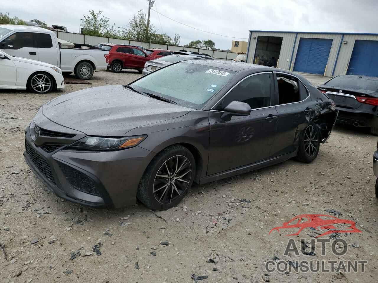 TOYOTA CAMRY 2021 - 4T1G11AKXMU588131