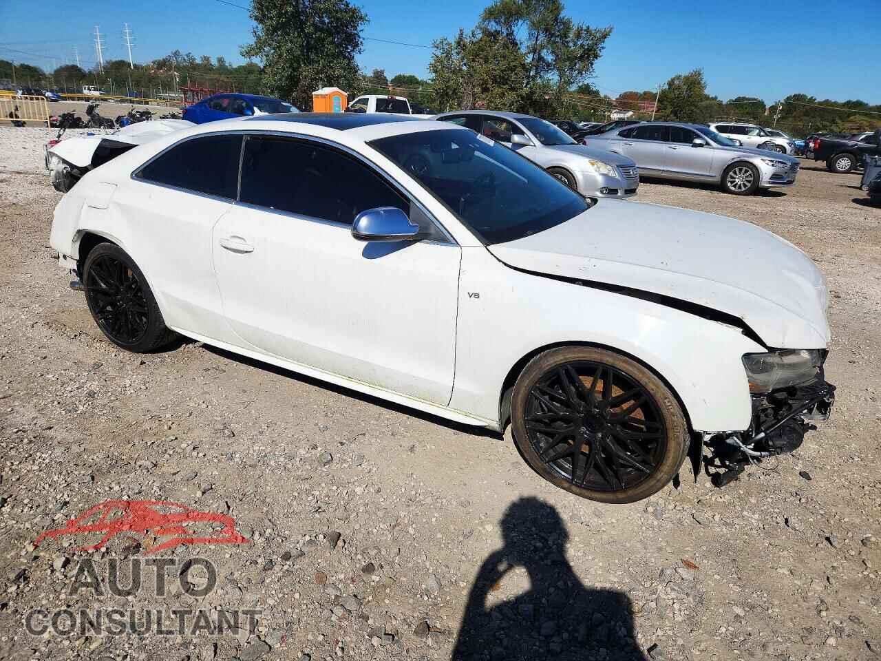 AUDI S5/RS5 2010 - WAUCVAFR6AA035807