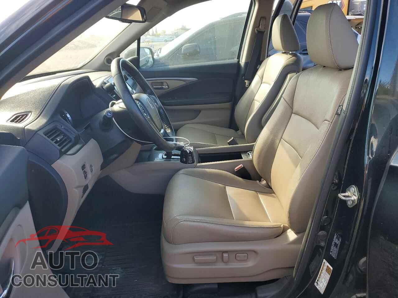 HONDA PILOT 2017 - 5FNYF6H66HB054512