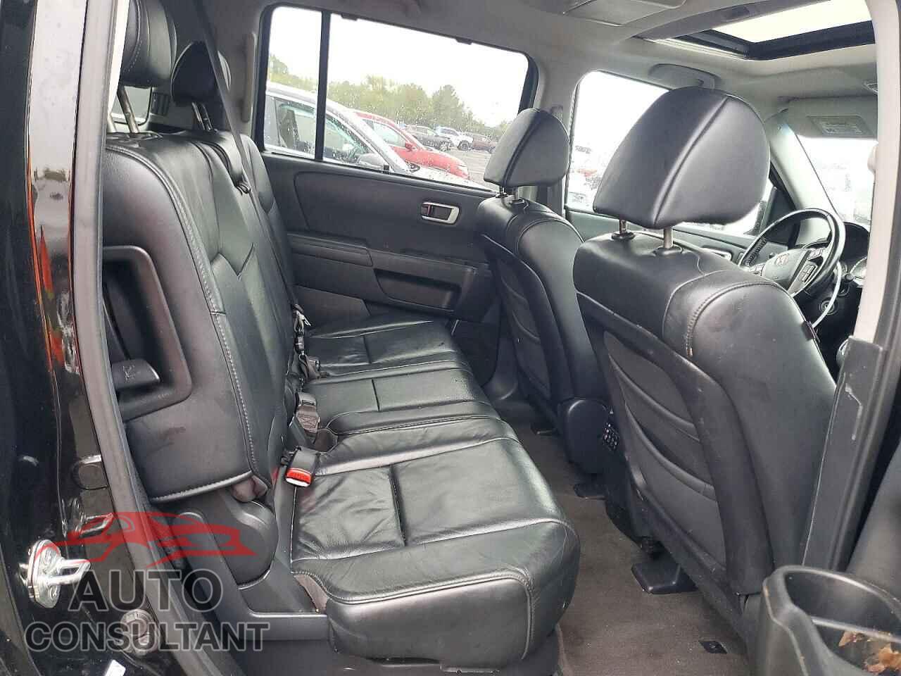 HONDA PILOT 2010 - 5FNYF4H99AB014395