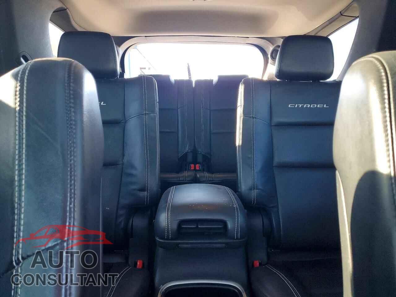 DODGE DURANGO 2018 - 1C4RDJEG2JC116520