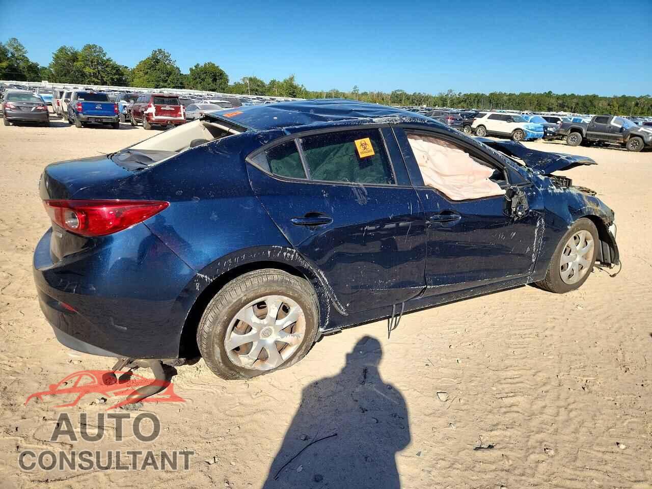 MAZDA 3 2018 - 3MZBN1U70JM193382