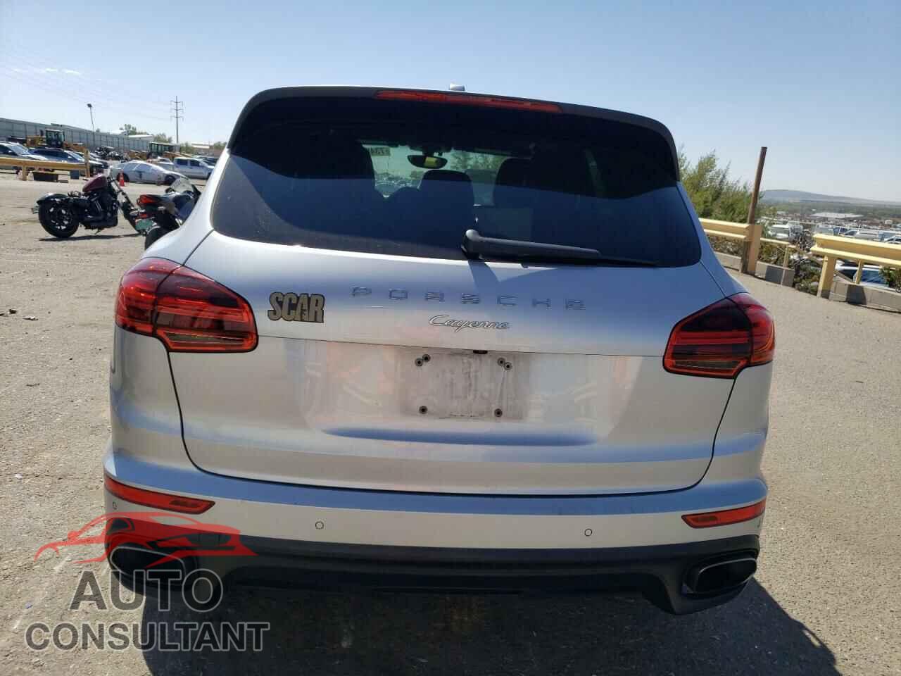 PORSCHE CAYENNE 2016 - WP1AA2A23GLA00787