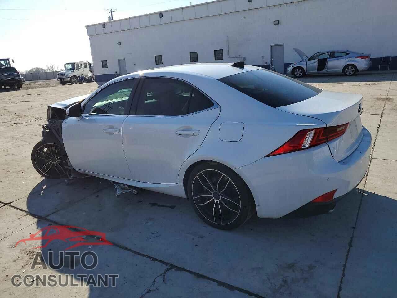 LEXUS IS 2014 - JTHBE1D27E5000730
