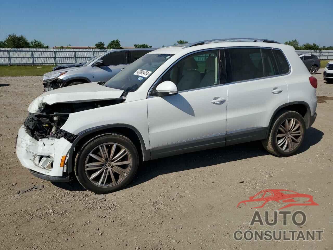 VOLKSWAGEN TIGUAN 2016 - WVGAV7AX5GW560349