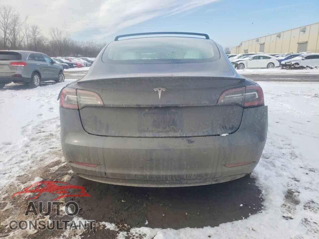 TESLA MODEL 3 2018 - 5YJ3E1EB5JF074385