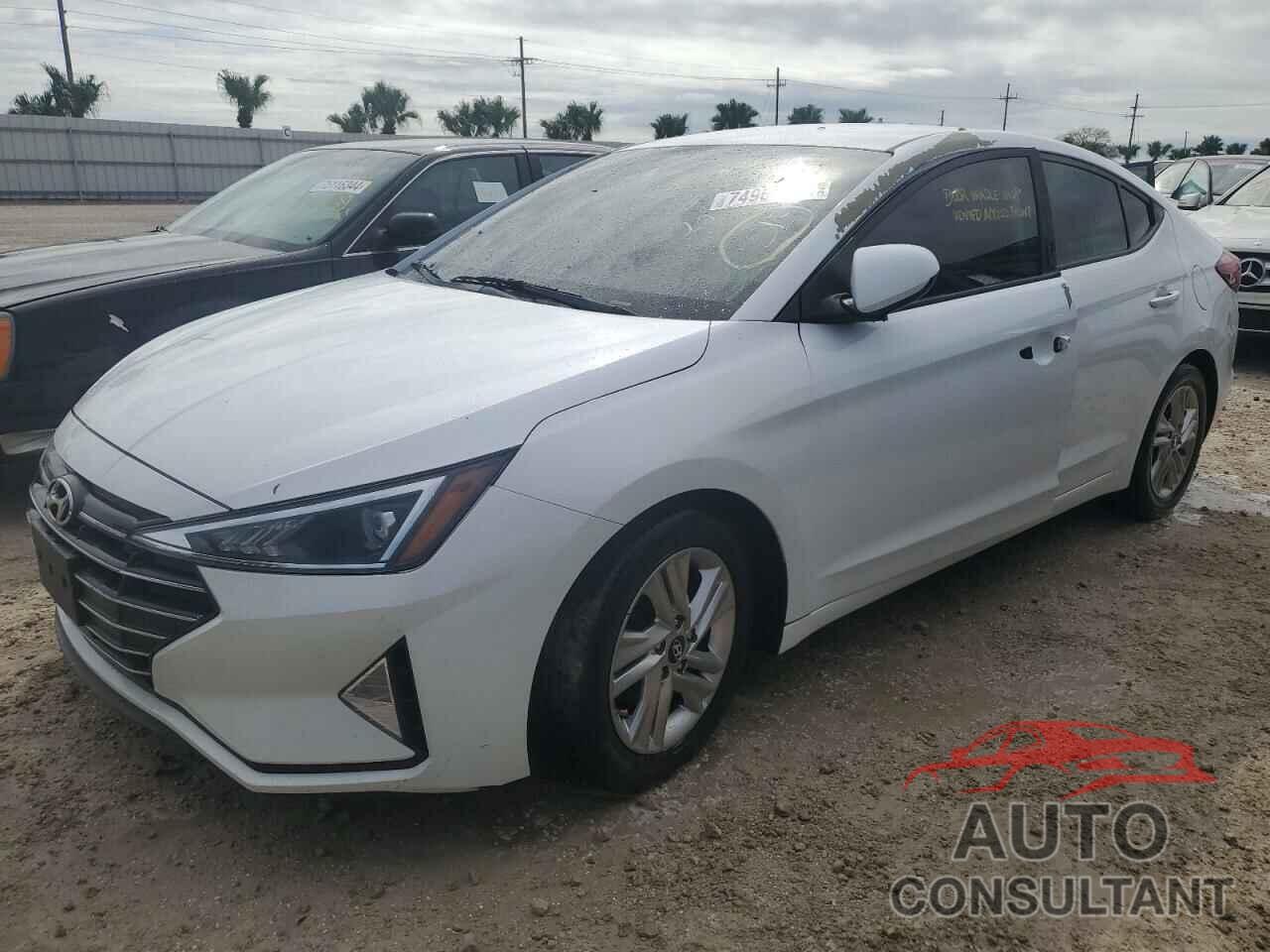 HYUNDAI ELANTRA 2019 - 5NPD84LF7KH418675