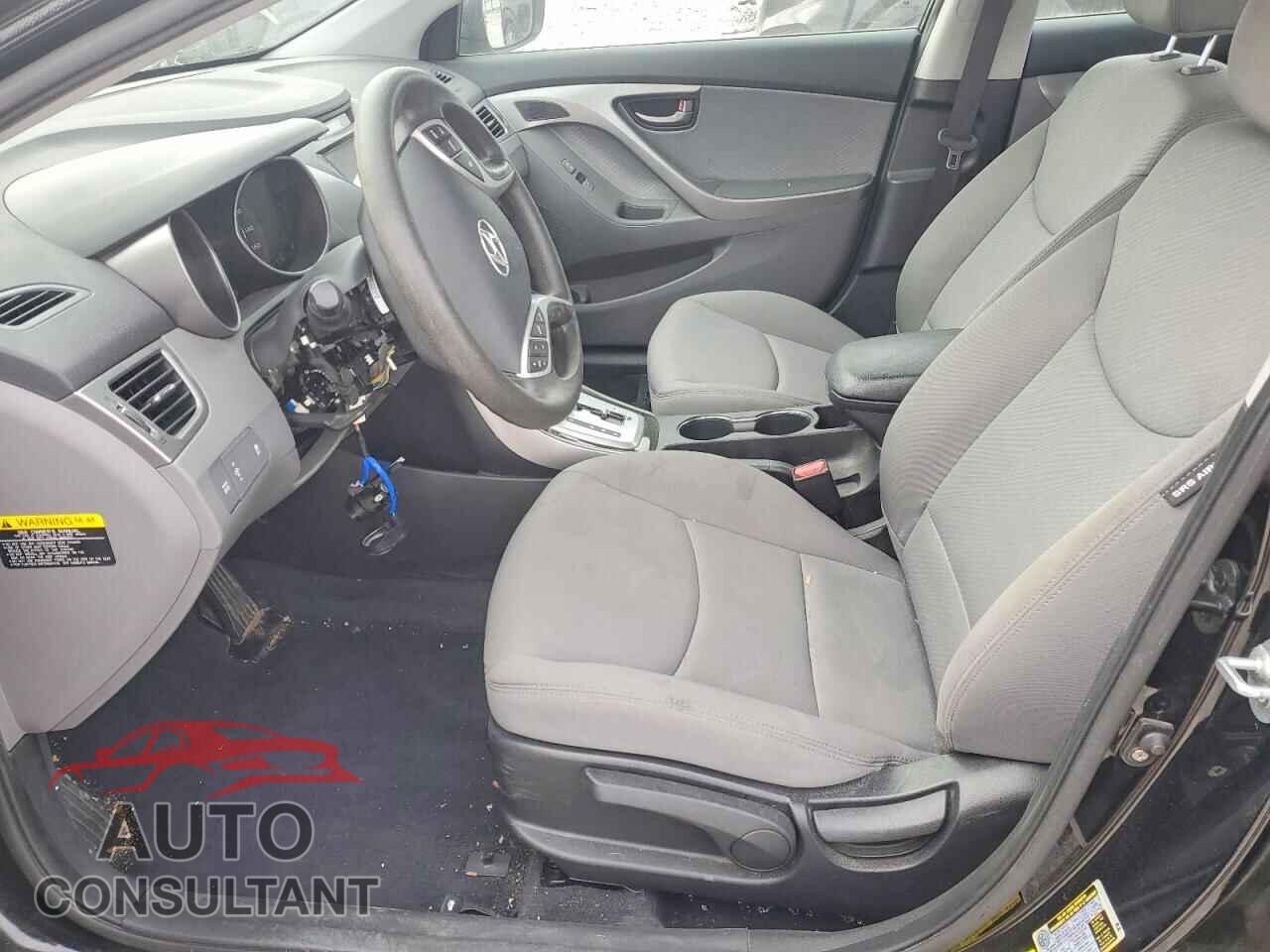 HYUNDAI ELANTRA 2012 - KMHDH4AE9CU217907
