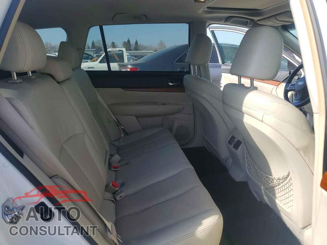 SUBARU OUTBACK 2014 - 4S4BRBLCXE3208047