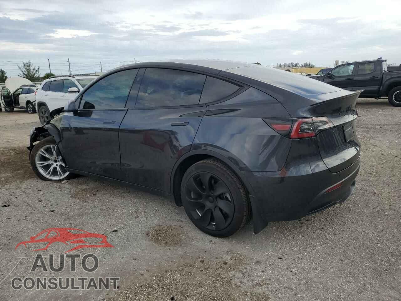 TESLA MODEL Y 2024 - 7SAYGDED3RF056534