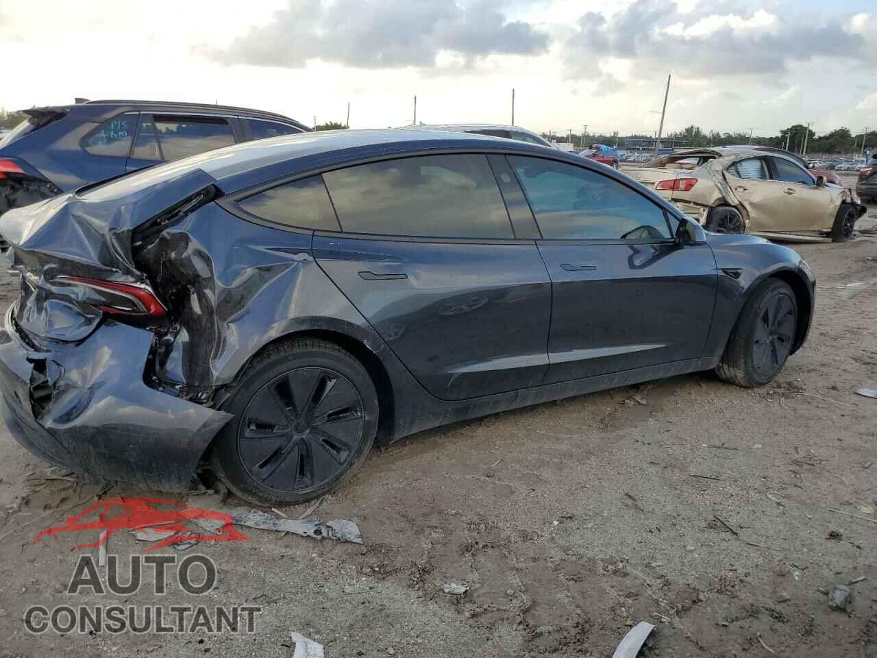 TESLA MODEL 3 2024 - 5YJ3E1EB3RF767855