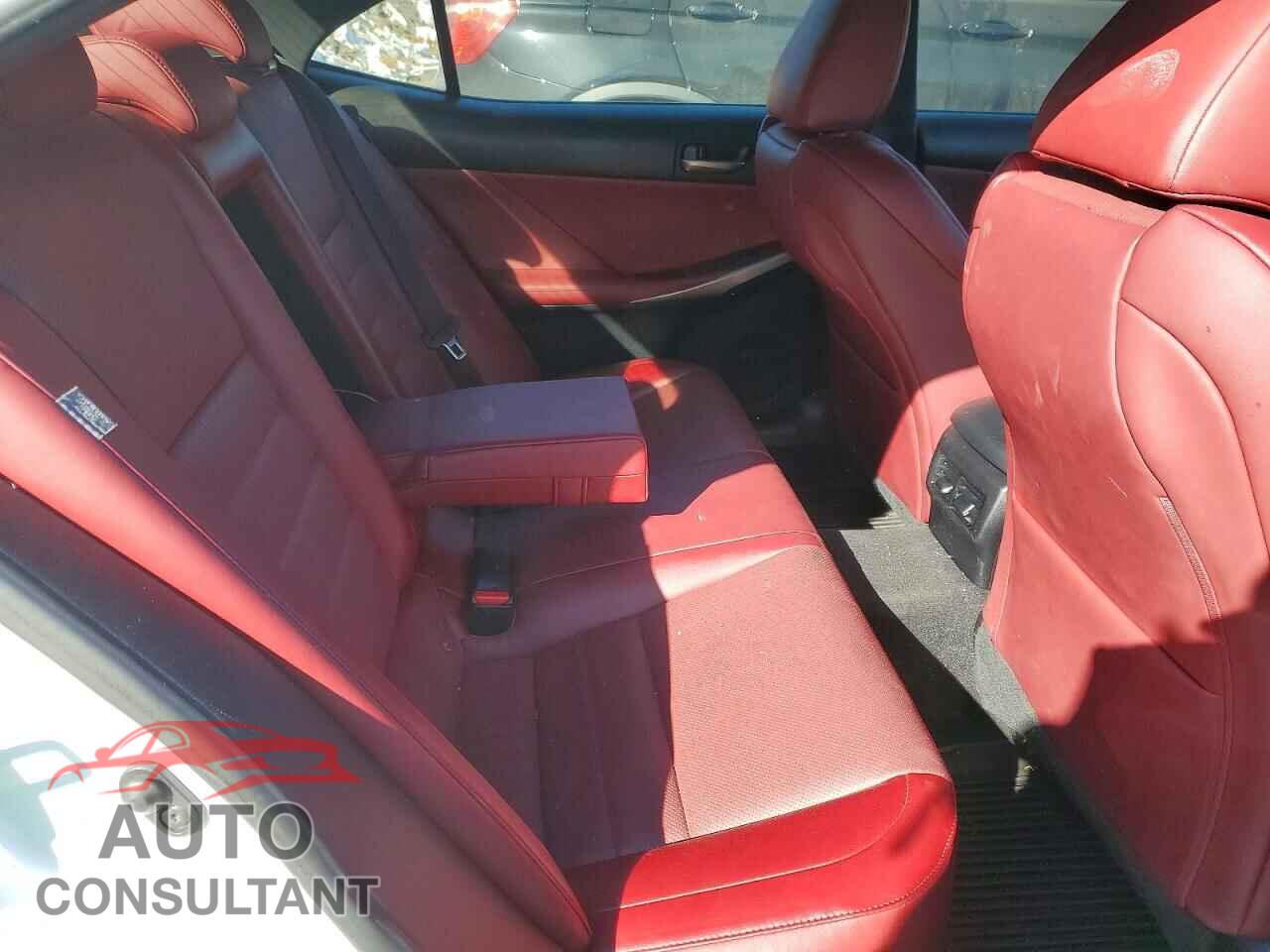 LEXUS IS 2018 - JTHC81D29J5033735