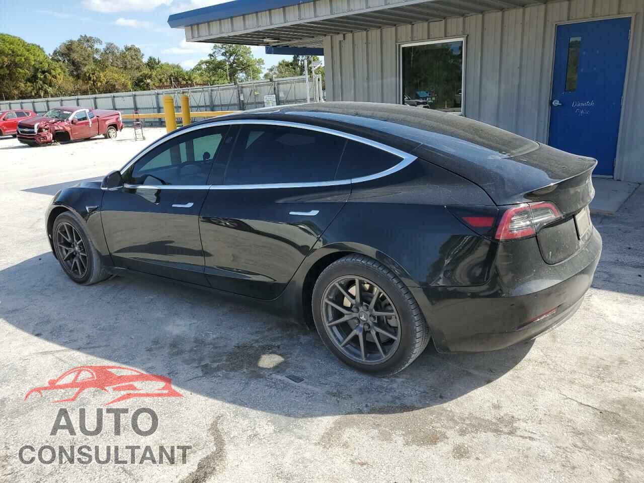 TESLA MODEL 3 2019 - 5YJ3E1EB5KF144808