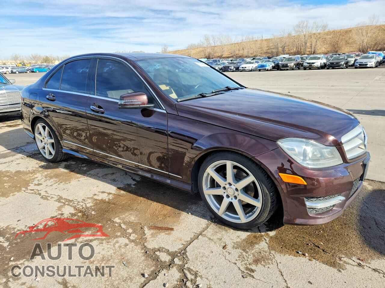 MERCEDES-BENZ C-CLASS 2012 - WDDGF8BB0CF858201