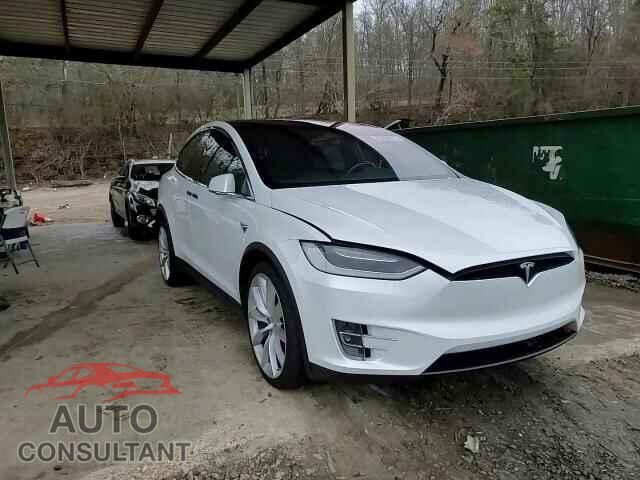 TESLA MODEL X 2017 - 5YJXCBE24HF046164