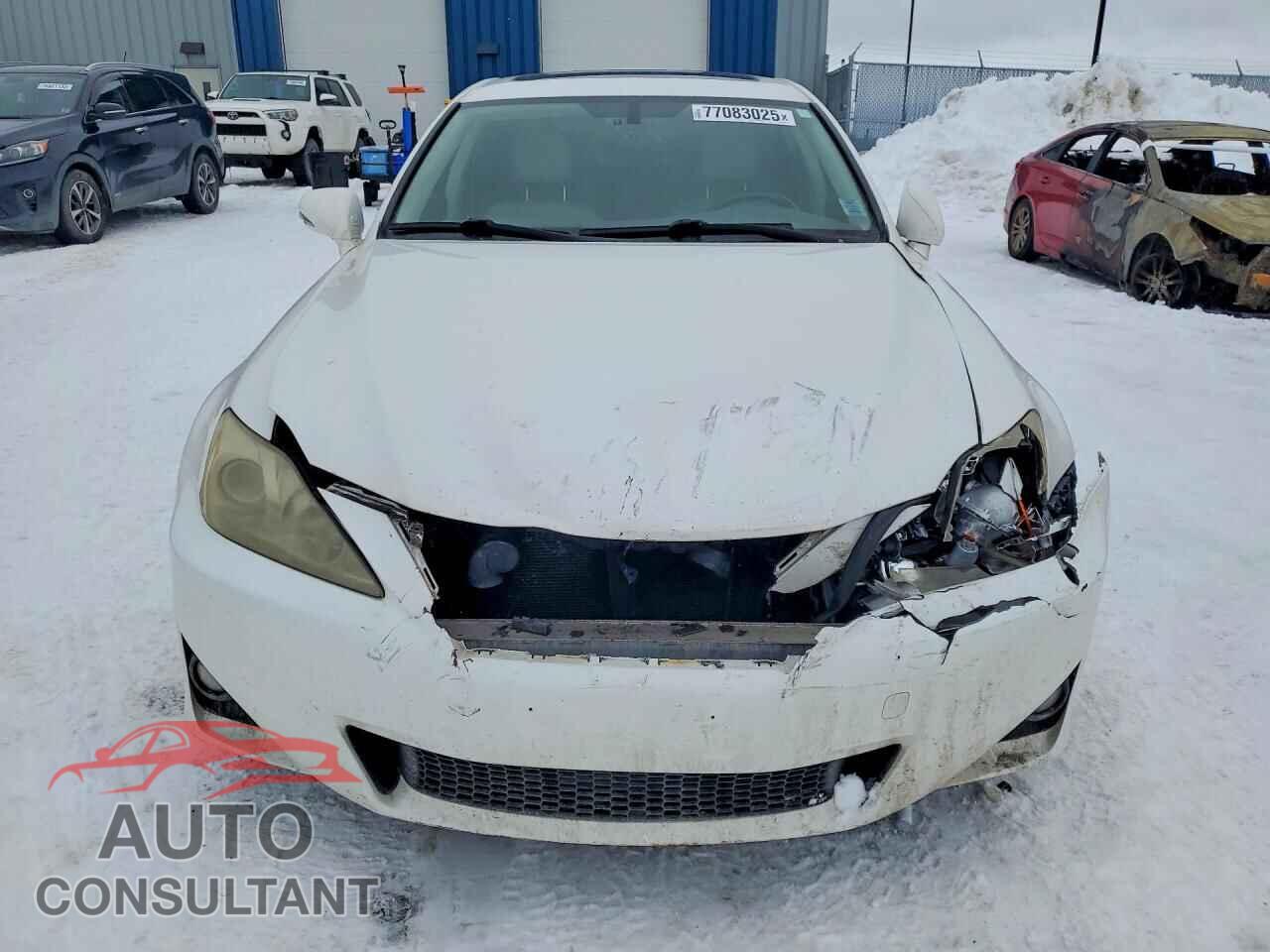 LEXUS IS 2011 - JTHCF5C24B5045792