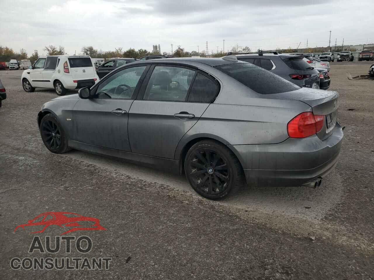 BMW 3 SERIES 2011 - WBAPH7C52BE130596