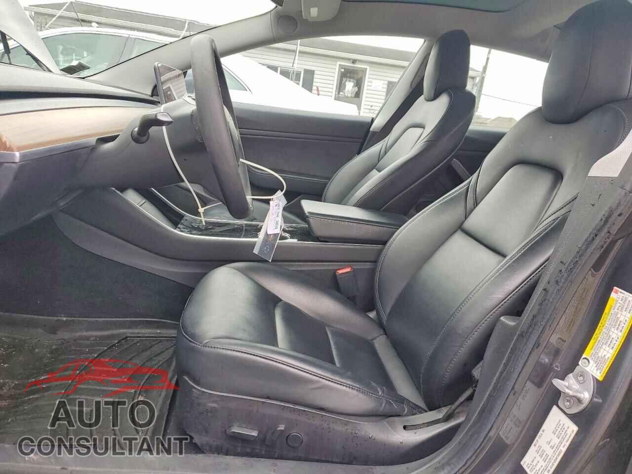 TESLA MODEL 3 2019 - 5YJ3E1EB3KF386853