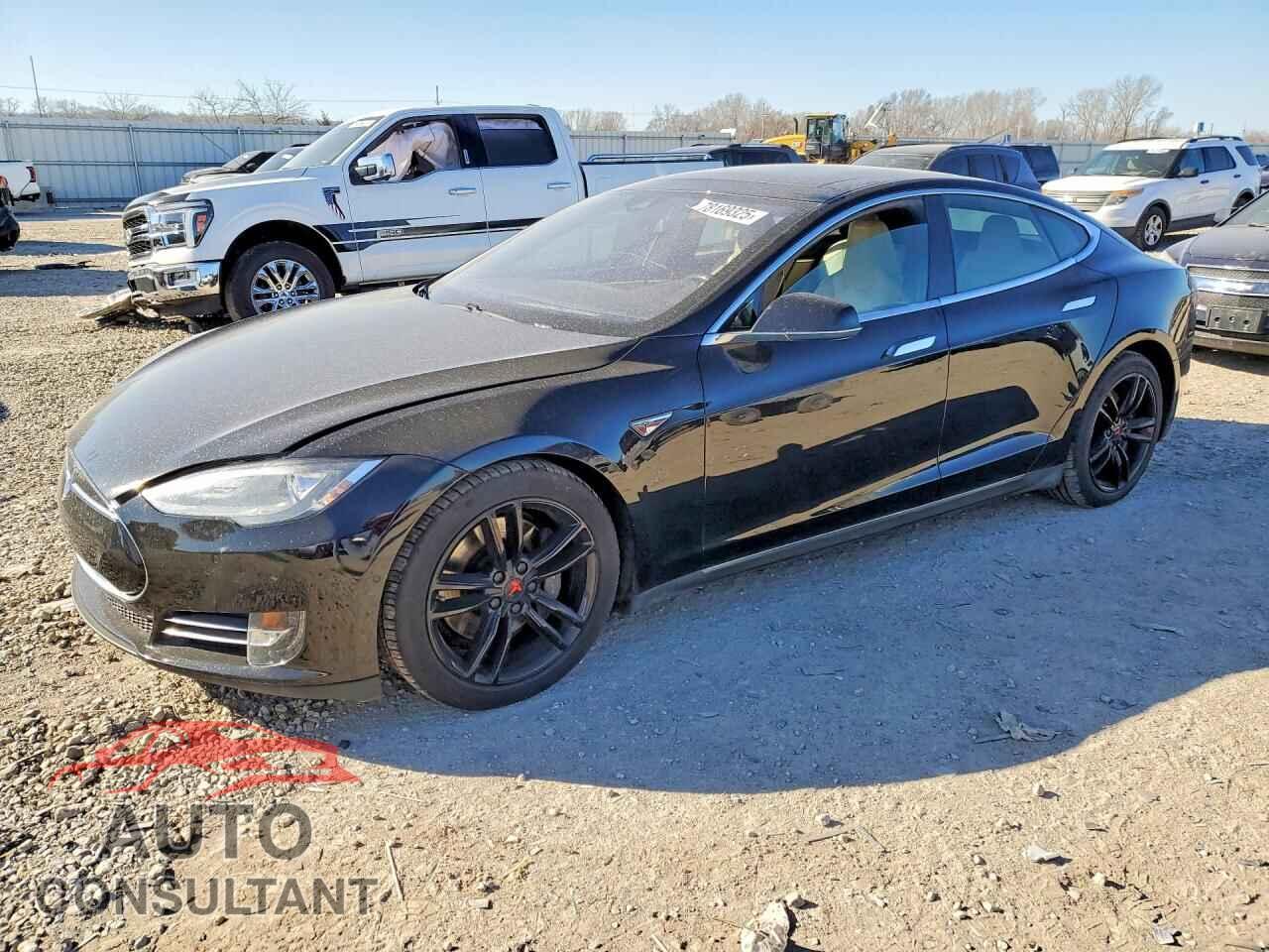 TESLA MODEL S 2015 - 5YJSA1E25FF116343