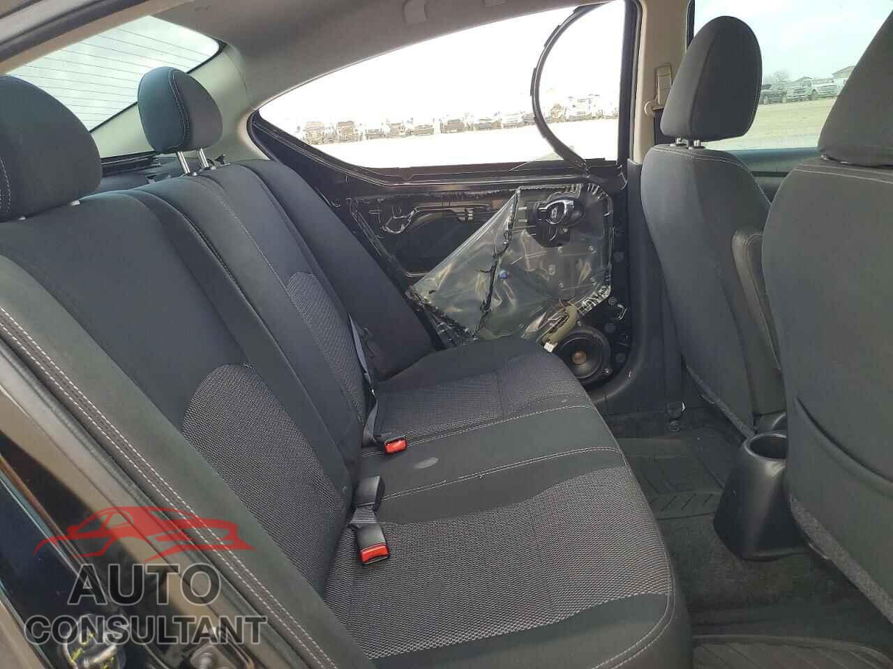 NISSAN VERSA 2019 - 3N1CN7AP3KL871406