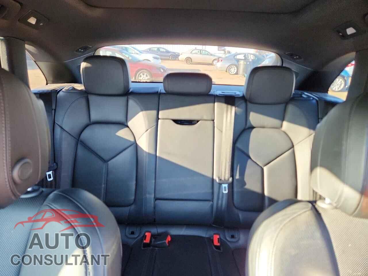 PORSCHE MACAN 2015 - WP1AB2A55FLB72647