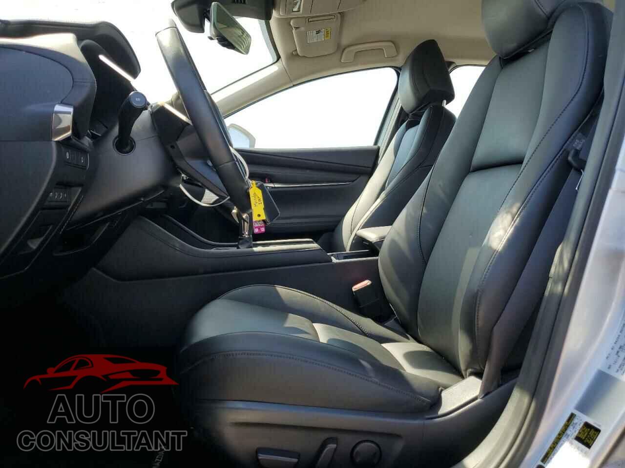 MAZDA 3 2019 - JM1BPACLXK1109028