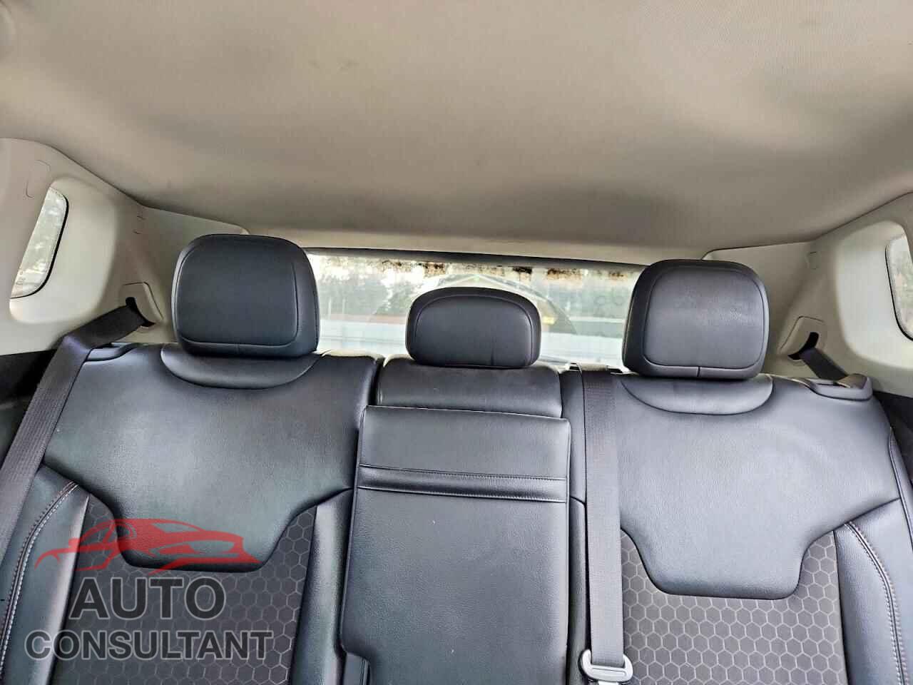 JEEP COMPASS 2019 - 3C4NJDBB2KT749901