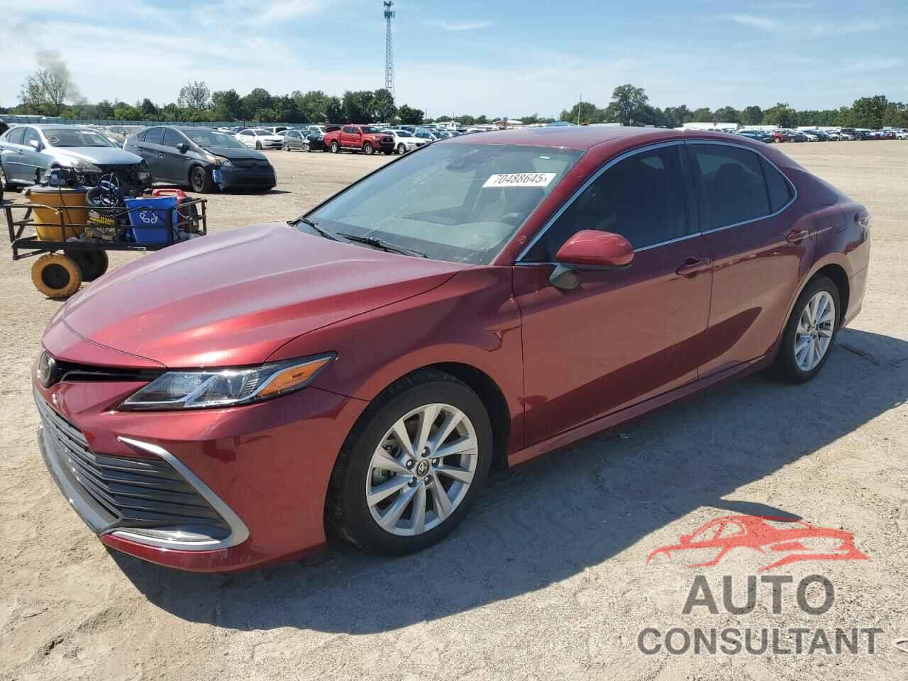 TOYOTA CAMRY 2022 - 4T1C11AK8NU709450