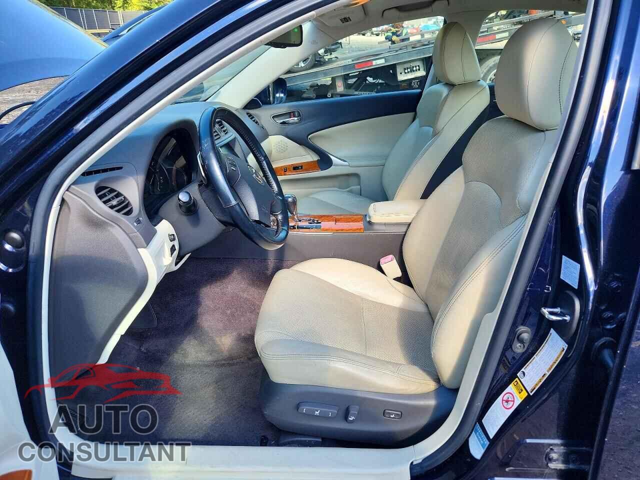 LEXUS IS 2009 - JTHCK262792029748