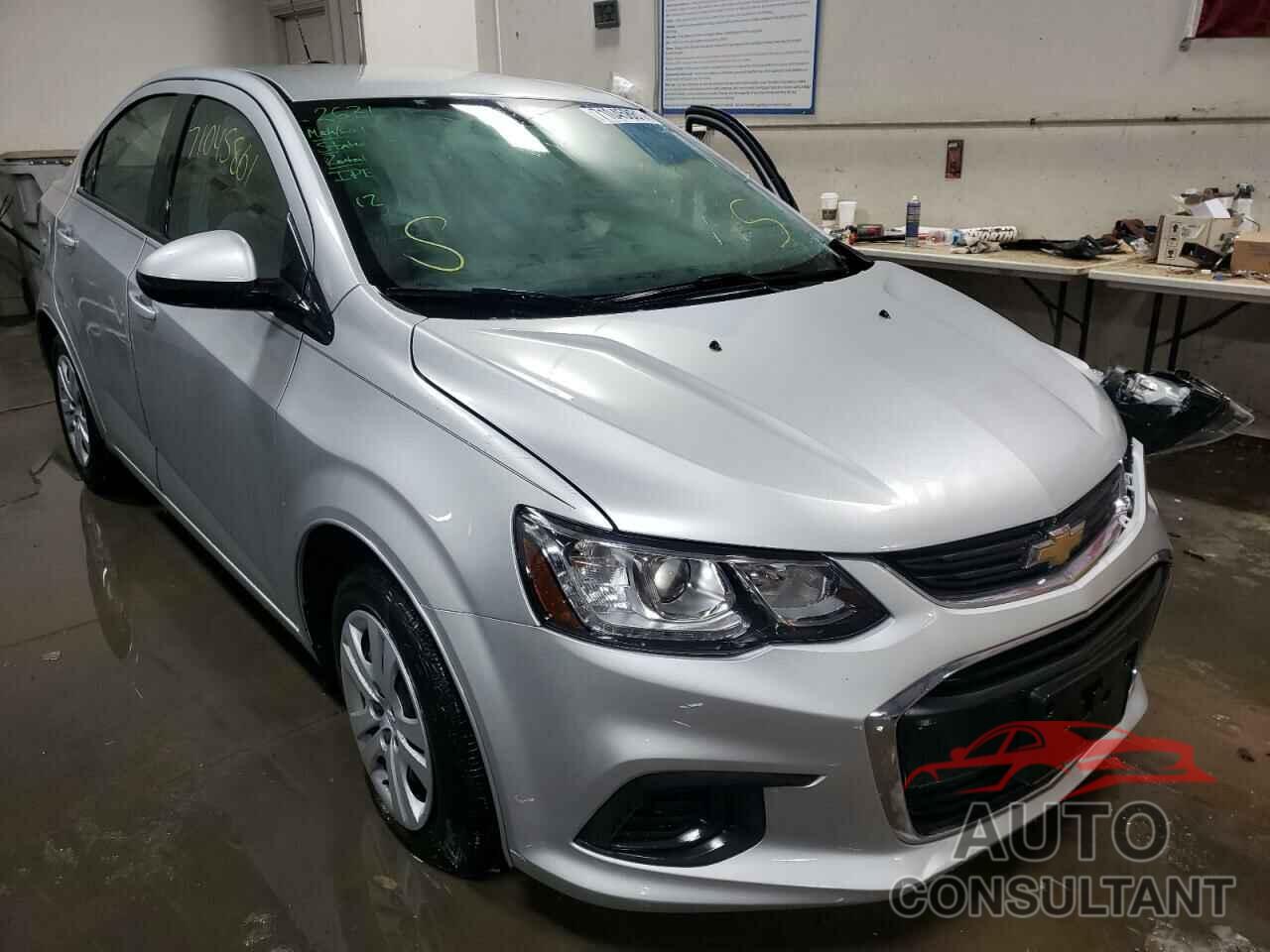 CHEVROLET SONIC 2017 - 1G1JB5SH5H4176408