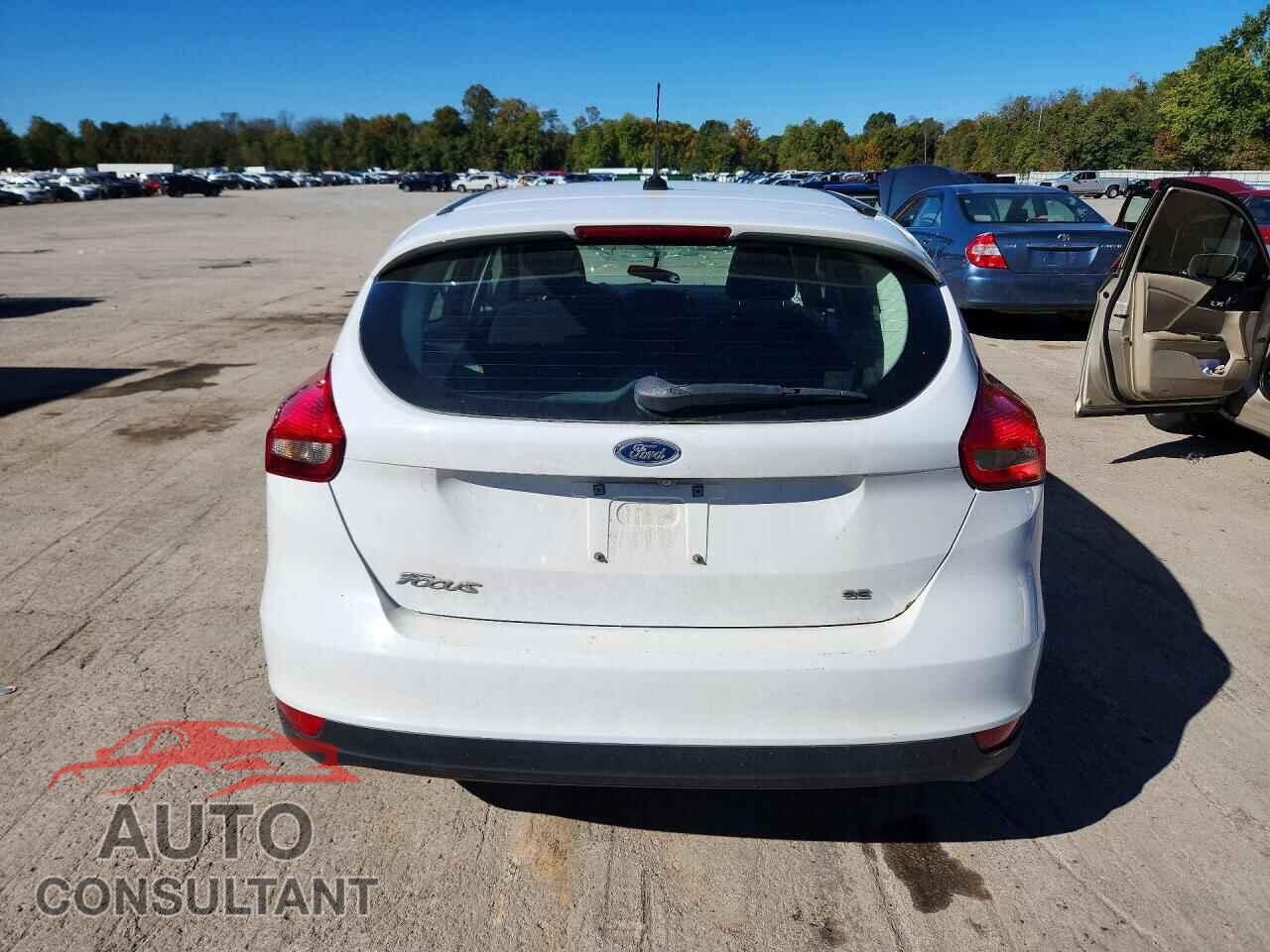 FORD FOCUS 2017 - 1FADP3K26HL323983